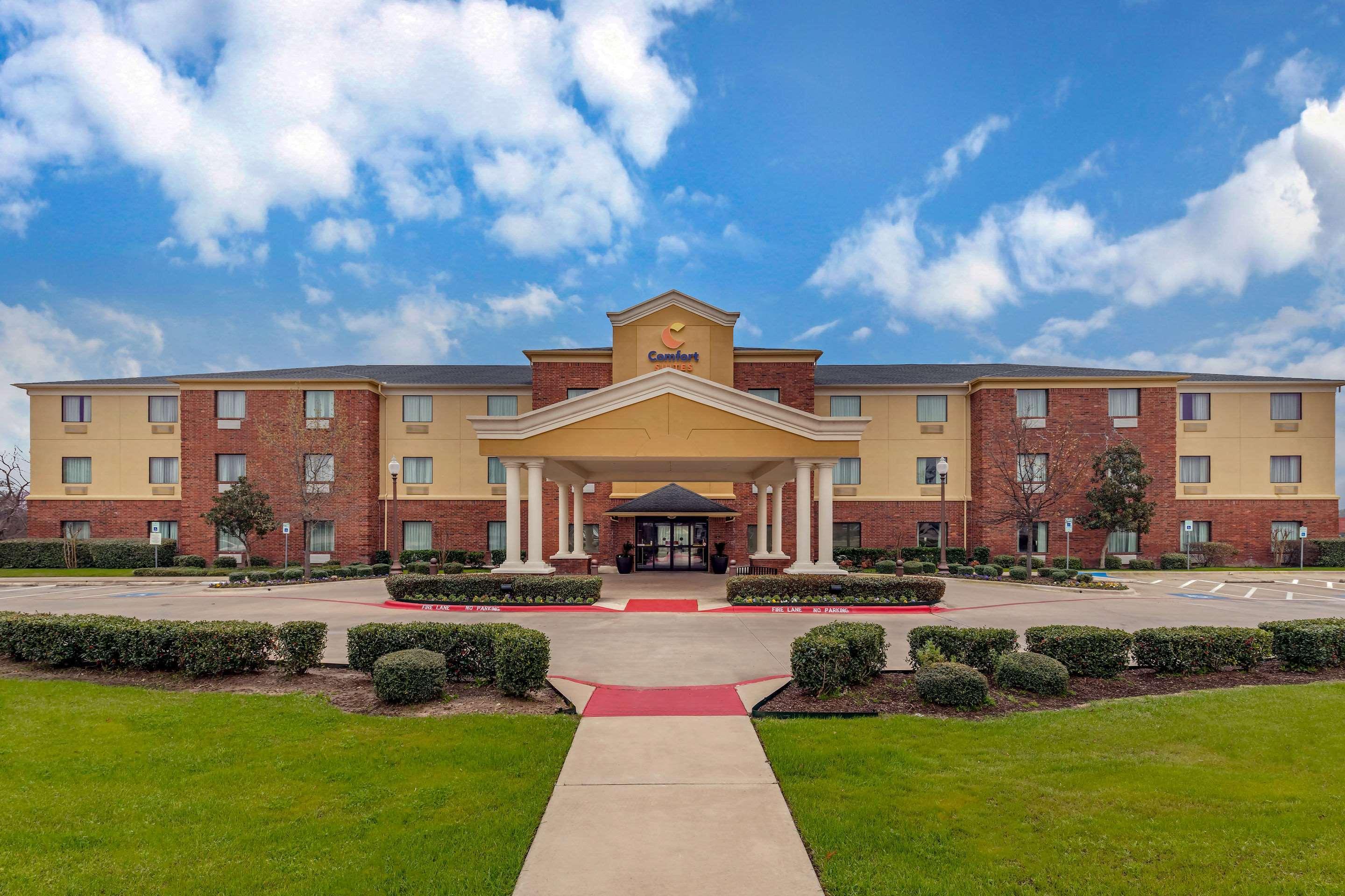 Comfort Suites Ennis Exterior photo